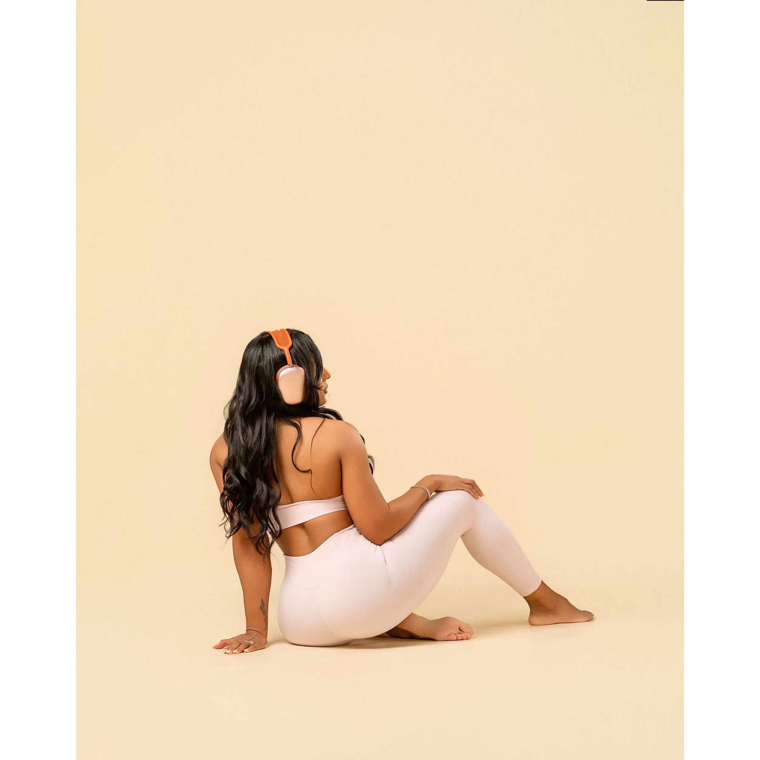 Bombshell CURVES LEGGINGS Nude Sand上下セット Z Active Leggings - TikTok Shop