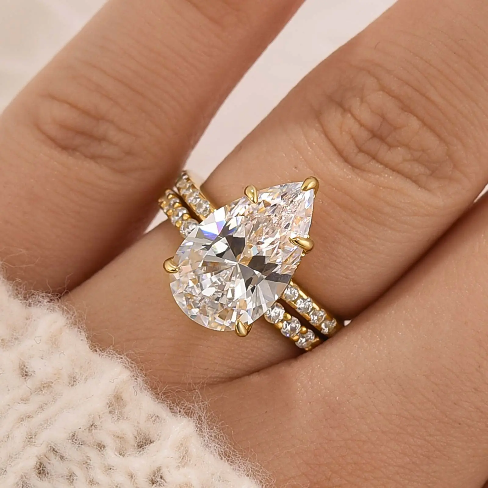 Effinny Women's 2-Piece 4.5ct Pear Cut 5A Cubic Zirconia Promise Bridal Rings Set for Weddings