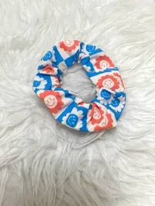 red, white & bloom scrunchie