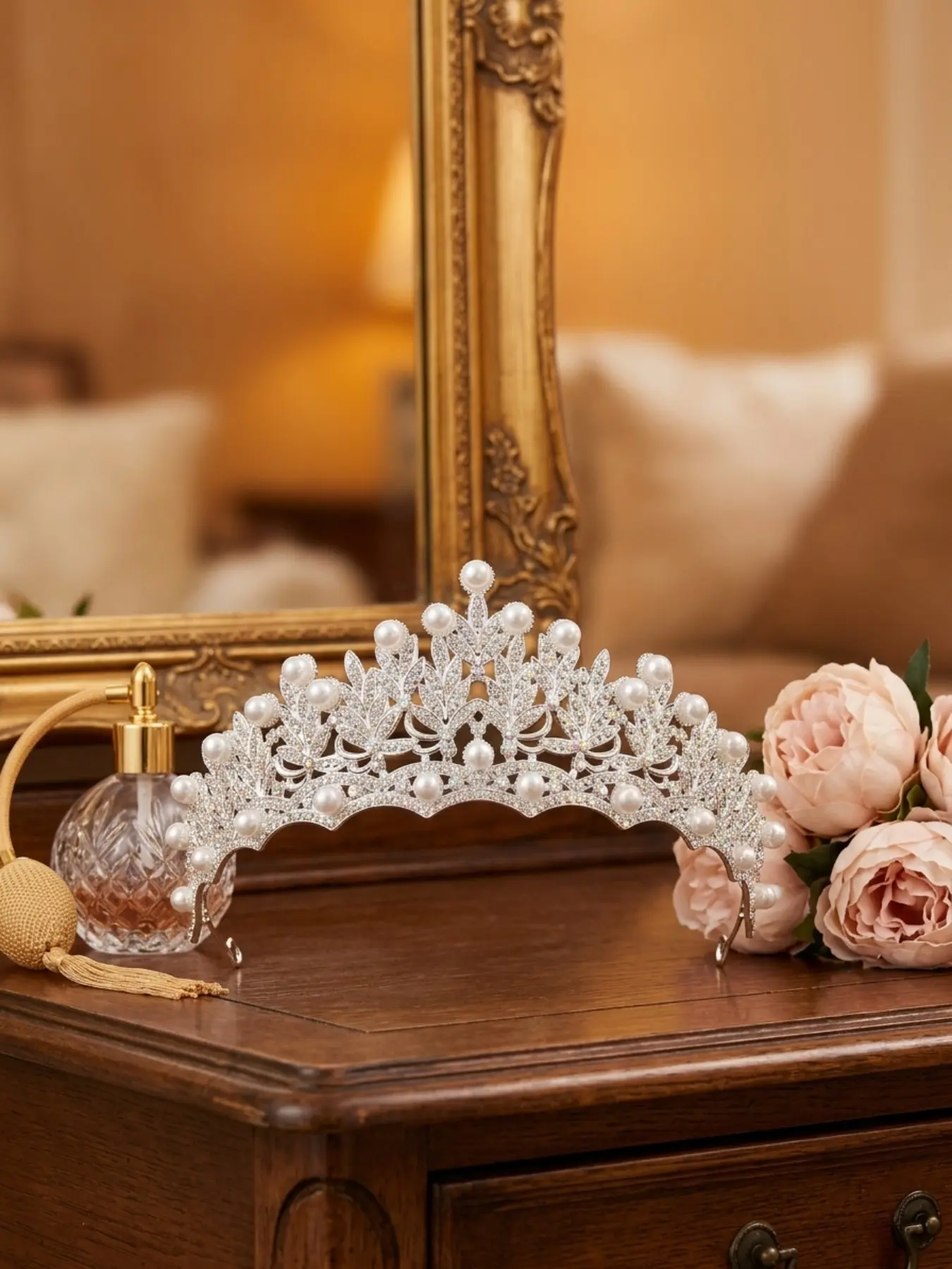 Elegant Silver Color Bridal Headpiece Tiara with Artificial Pearls and Sparkling Rhinestones, Perfect for Weddings, Proms, Birthdays