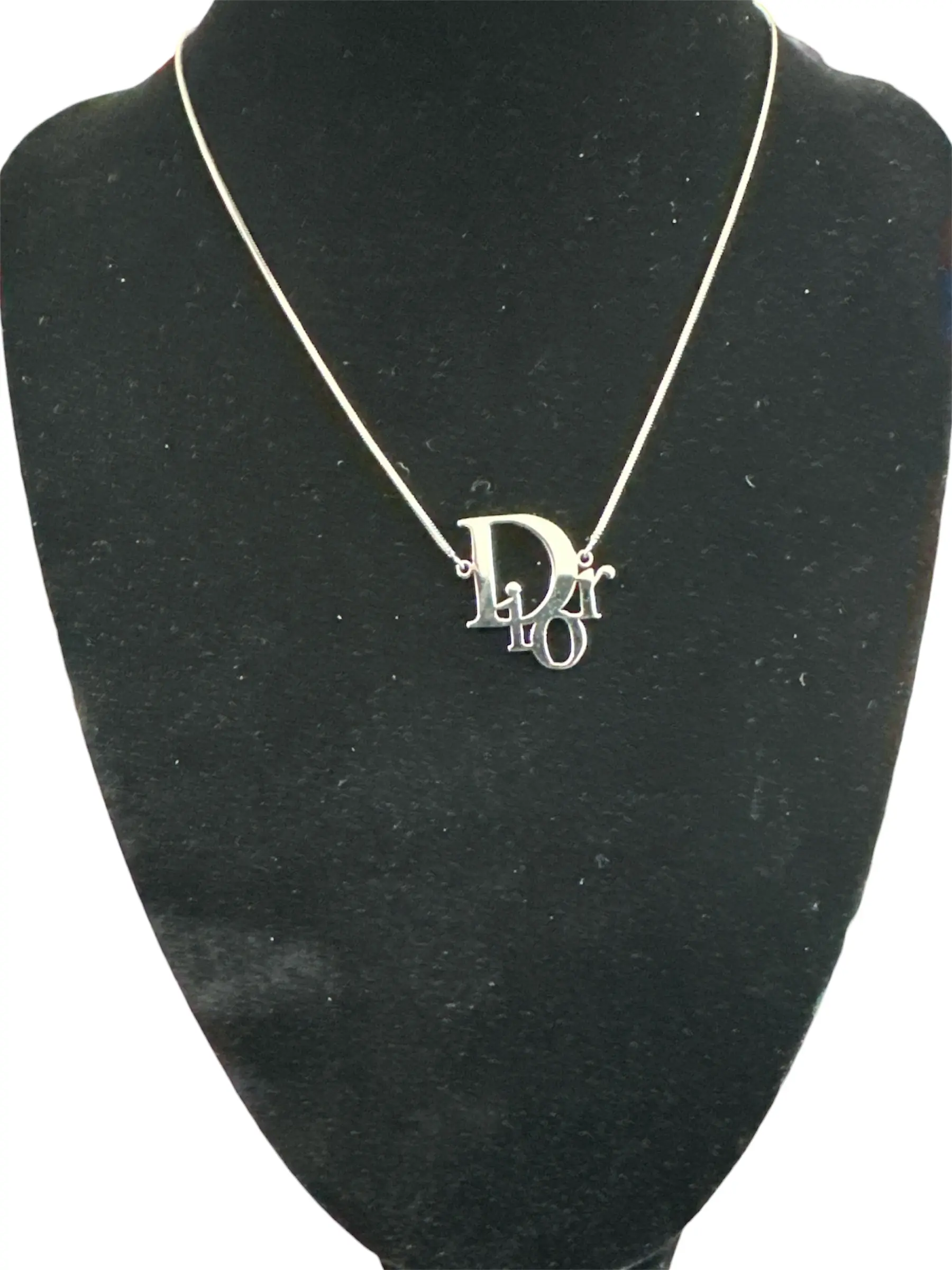 Pre-owned Christian Dior Silver 15.25 Inch Necklace