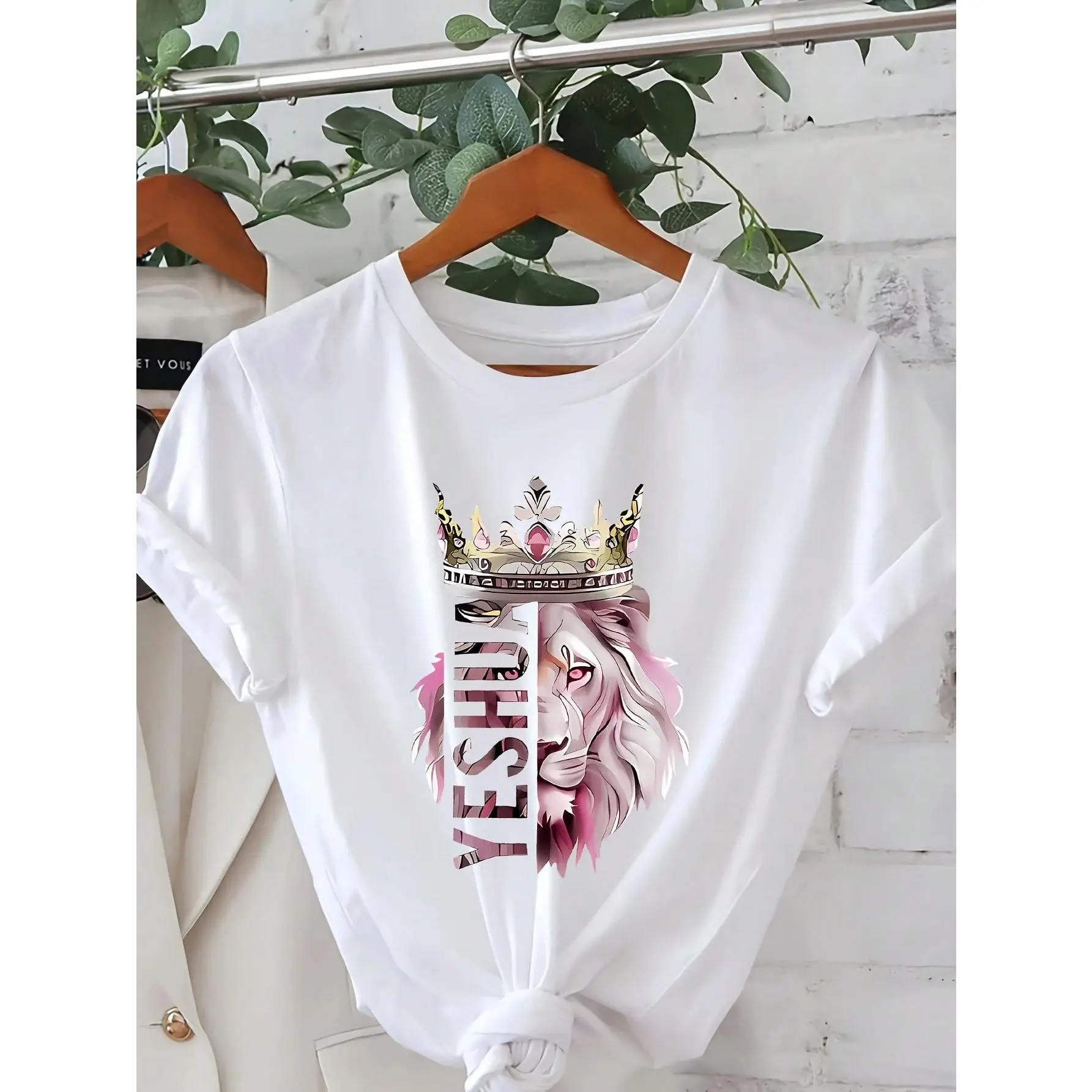 Women's T-Shirt With Lion King Crown And Lioness Pattern -Short Sleeve Round Neck Casual Spring Summer Top, Christian Faith Clothing With  Text
