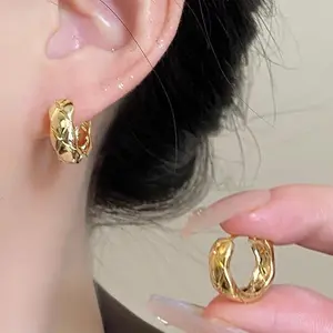 Golden diamond patterned earrings for women with a light luxury and high-end feel