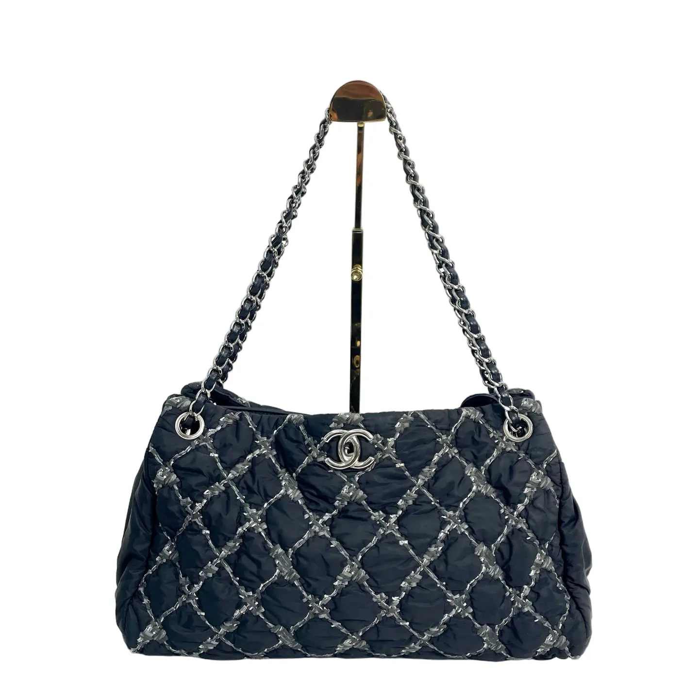 Pre-owned quilting shoulder bag Chanel Quilted Nylon Chain Shoulder Tote Bag in Black & Silver