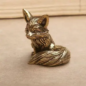 Copper-Plated Alloy Fox Figurine - Mini Creative Fox Desk Decor Home Decor Accessory for Study & Office, Perfect as Tea Pet & Handheld Fidget Toy, Cute Fox-Shaped Small Copperware Ornament Decorative Figurine