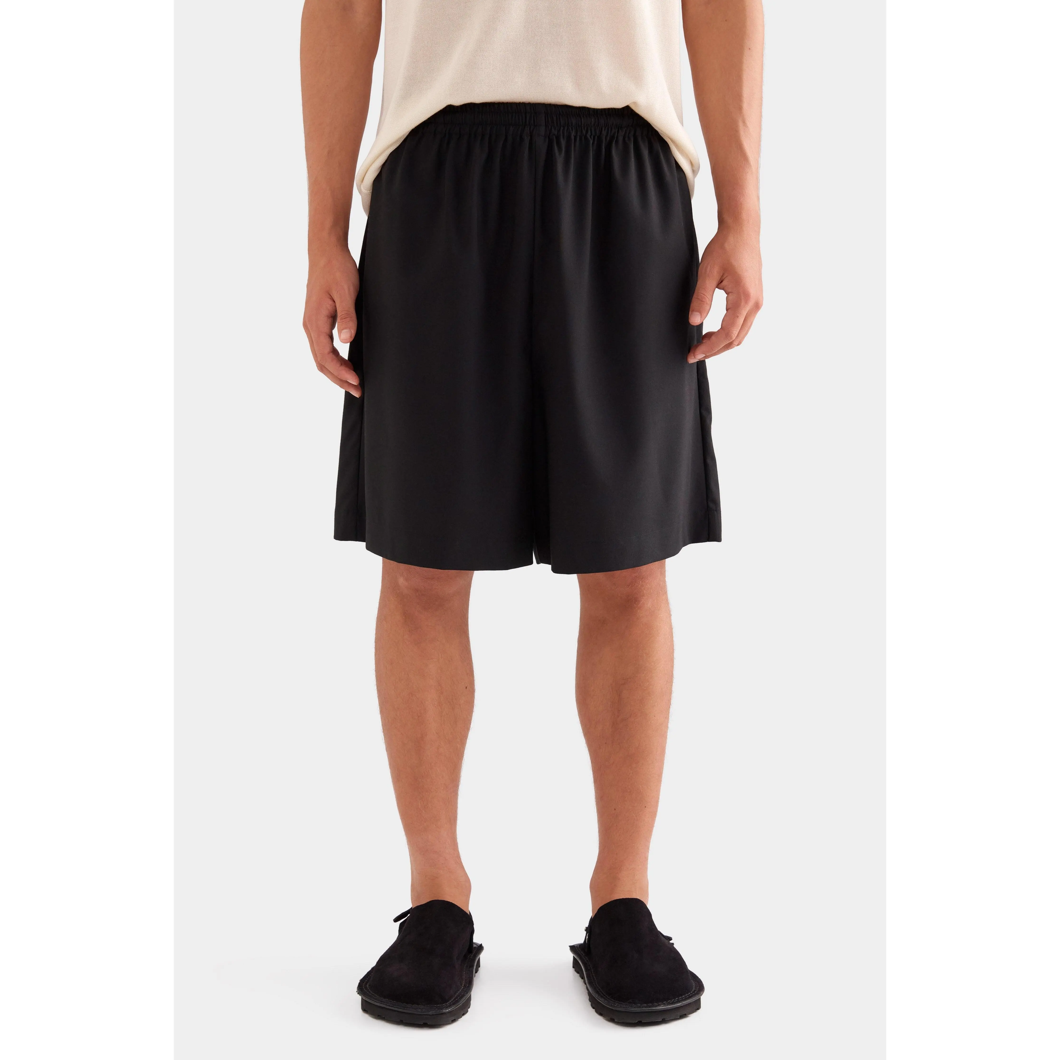 Relaxed Wool Short - Black