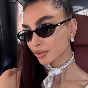 Elliptical frame with simple heart design – a stylish and retro pair of sunglasses, the 2026 new luxury model.