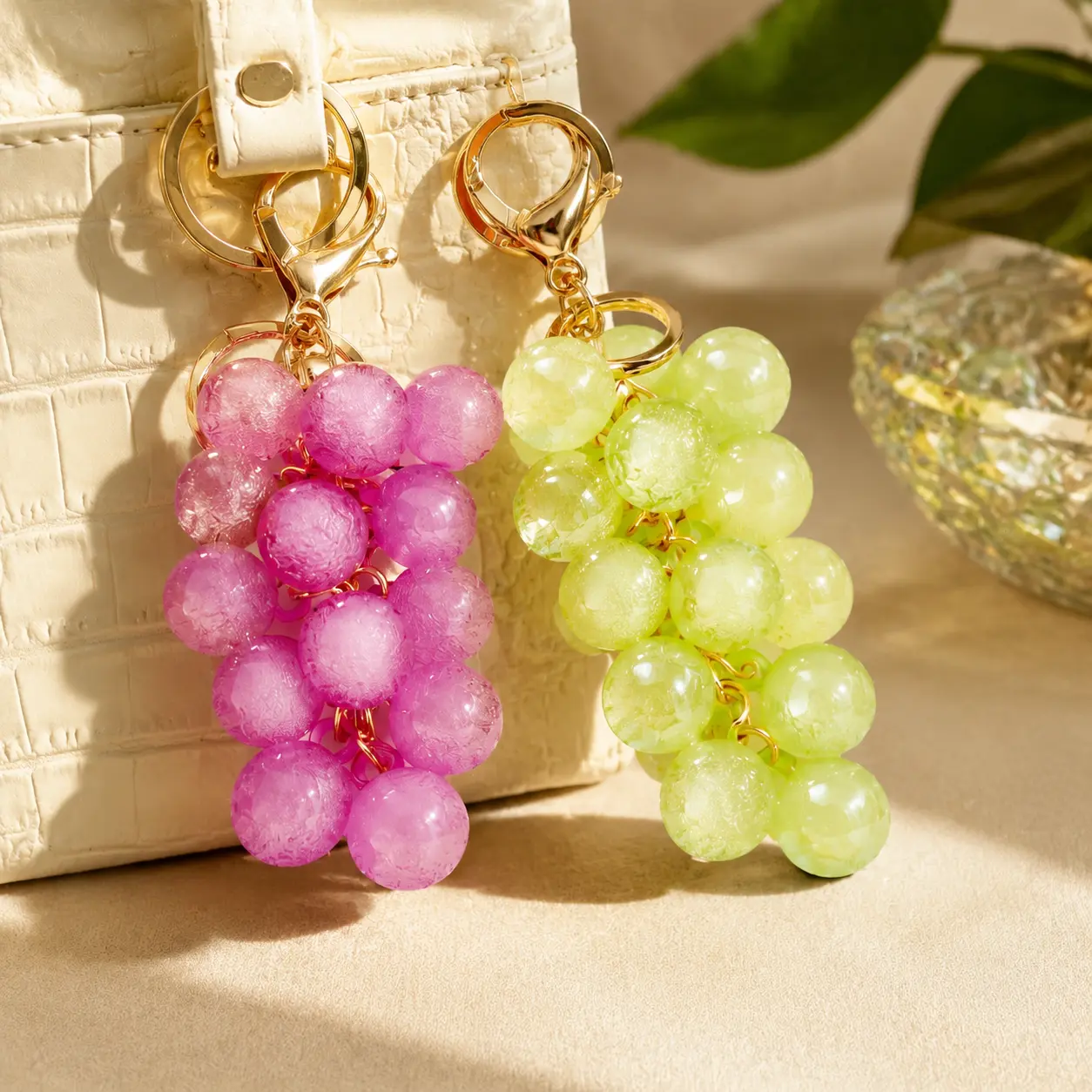 2PCS Grape Keychains, Creative Cute Bubble Jelly Grape Cluster Keychain Emulational Fruit Car Key Students' School Bag Pendant Gift | Cute Keychain for Men&Women - Multifunctional Acrylic+Metal Car Key Ring, Set of 2, Personalized Birthday Gift for Women