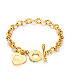 A Heart-Shaped Bracelet For Women – With a Lip-Shaped Pendant and OT Clasp, an Elegant Piece of Jewelry For Every Day Wear and as a Gift.