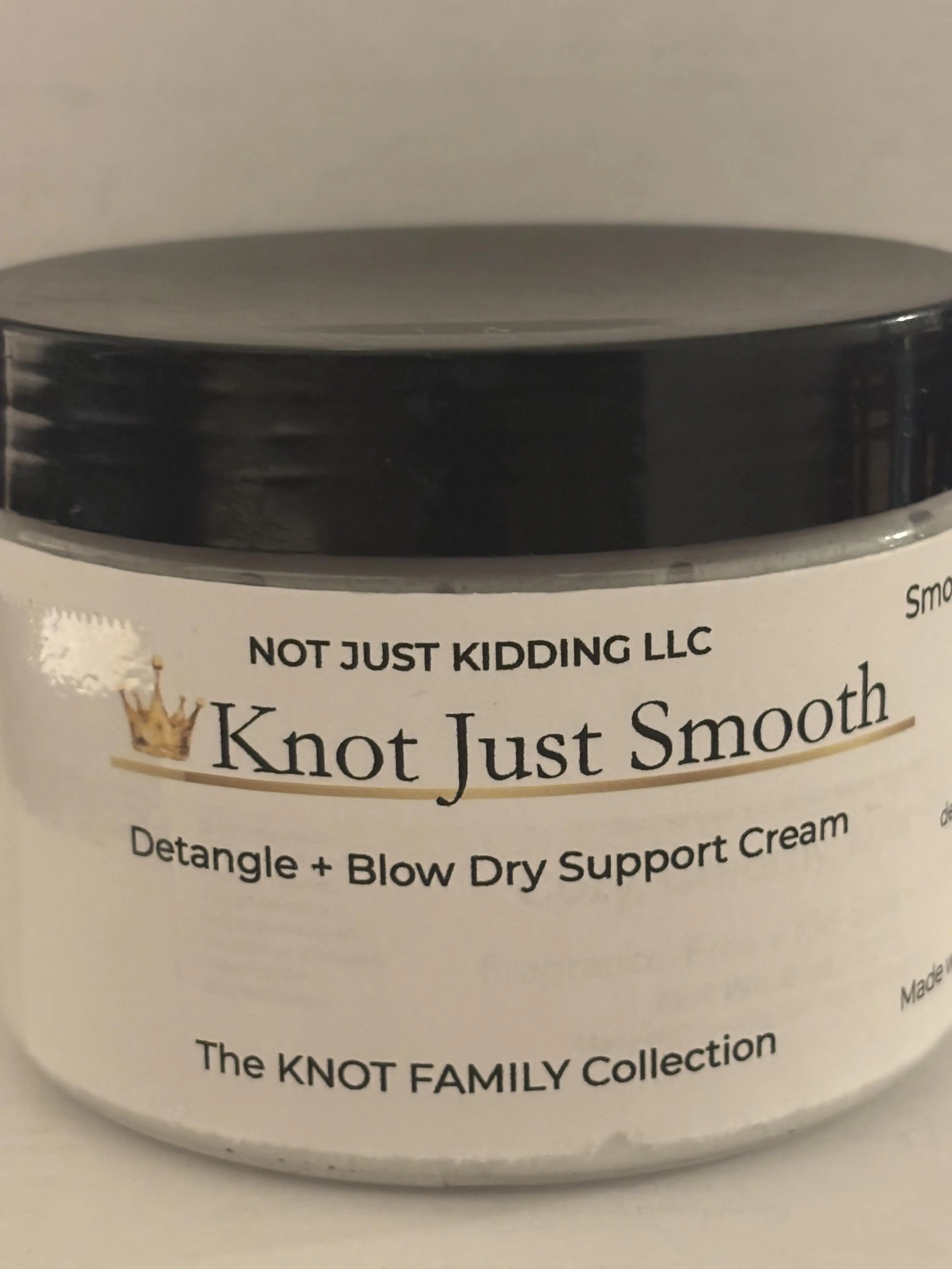 Not Just Kidding LLC Knot Just Smooth Detangle Cream - Ammonia-Free, Silicone-Free Haircare with Aloe & Oat Protein, Hydrating Moisturizer for Daily Softness, Smooth Blow Dry for Textured Hair & Children, Hair Care Routine, Kids Safe, Conditioning, Moistu