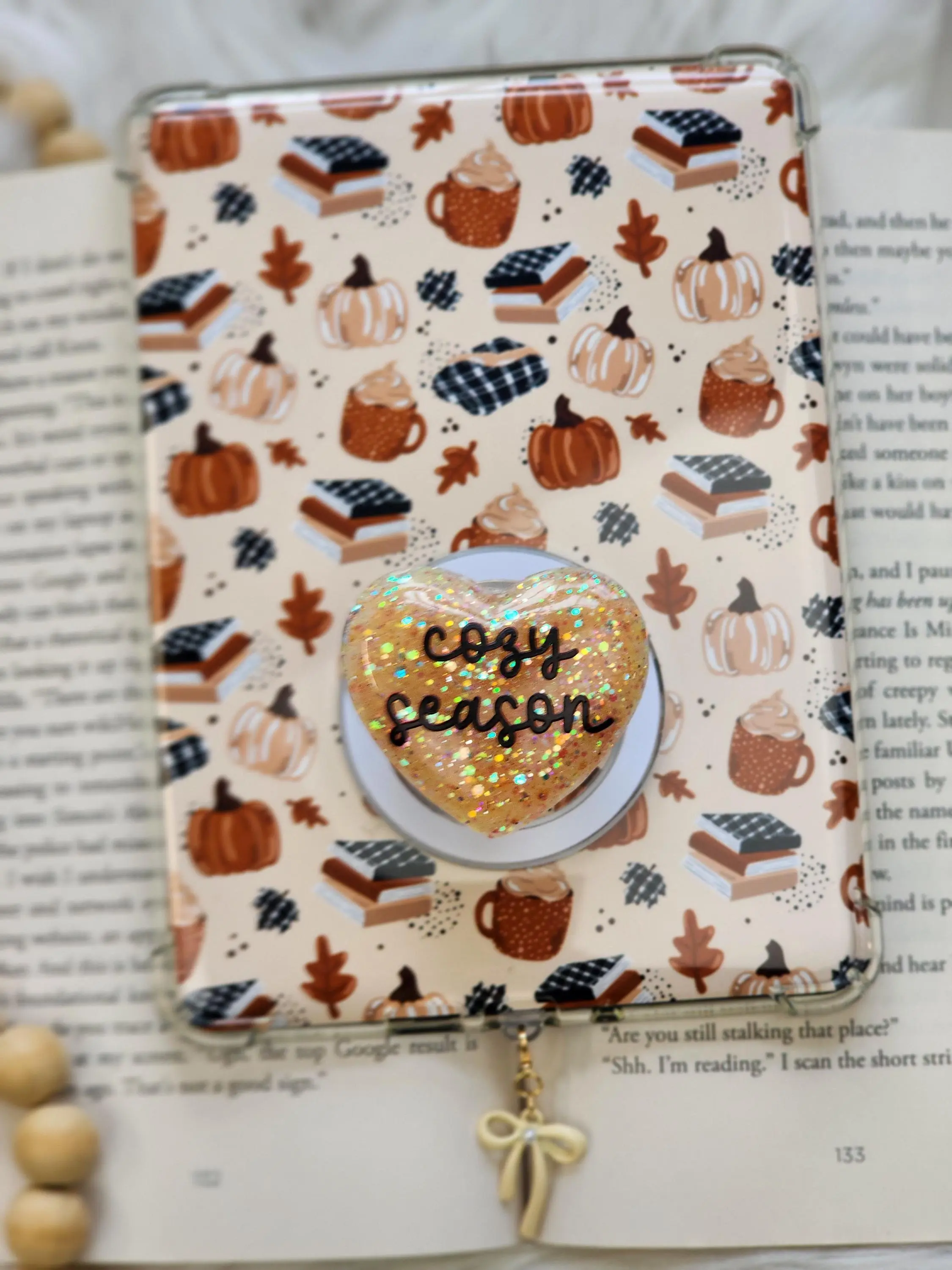 Kindle Accessories Set | Cozy Season Things | Insert, Grip & Charm