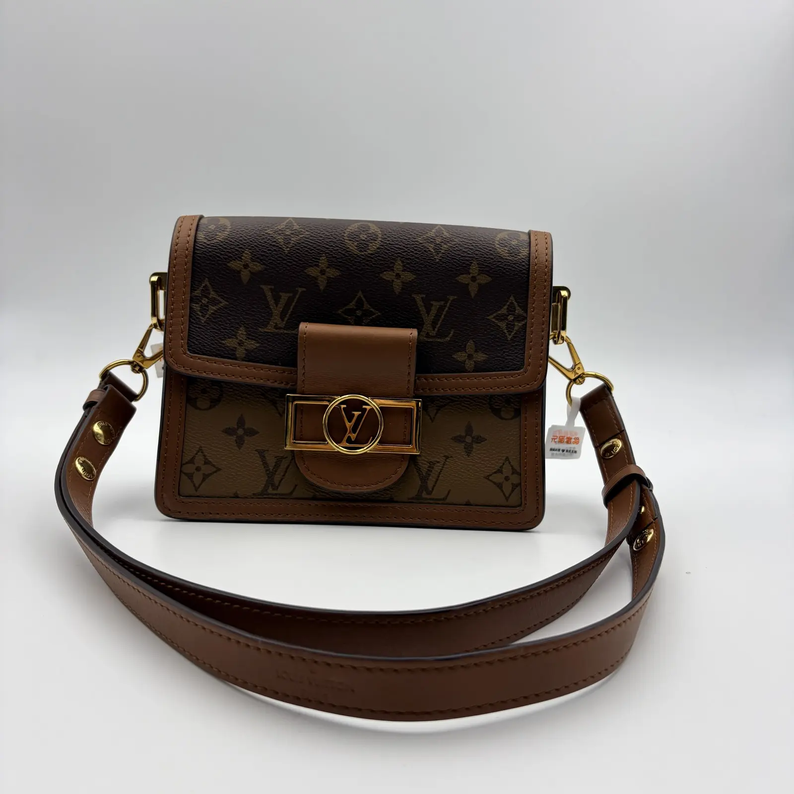 Pre-owned X135 LV Dauphine MM Monogram Reverse Genuine Leather Shoulder Bag Stylish and Versatile, Fine Texture, Daily Use Commuter Bag (26.06.03), Shoulder Bags