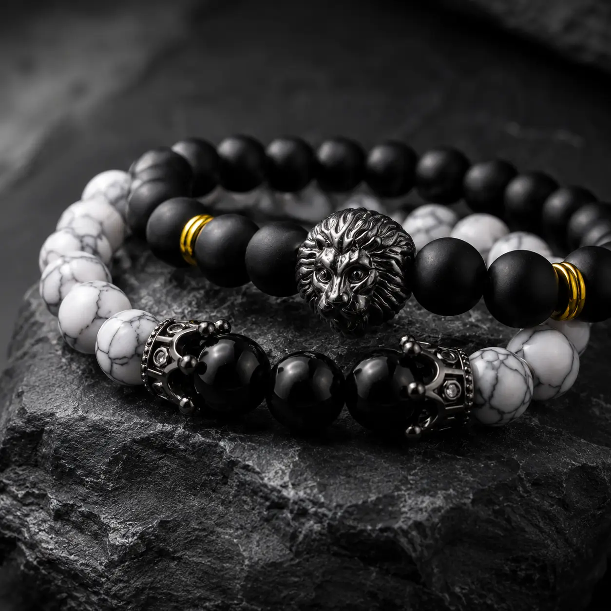Men's 2-Piece Lion Head Bracelet Set, Black and White Beaded Stretch Bracelets with Crown Accents