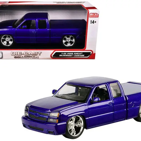 M2 Machines 1:25 Scale 2006 Chevy Silverado Custom Die-Cast Collection Blue Pickup Truck Model 14+