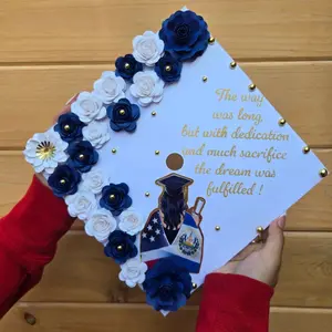 Graduation cap topper flowers flores decor decoration rosas roses el salvador Usa birrete graduacion