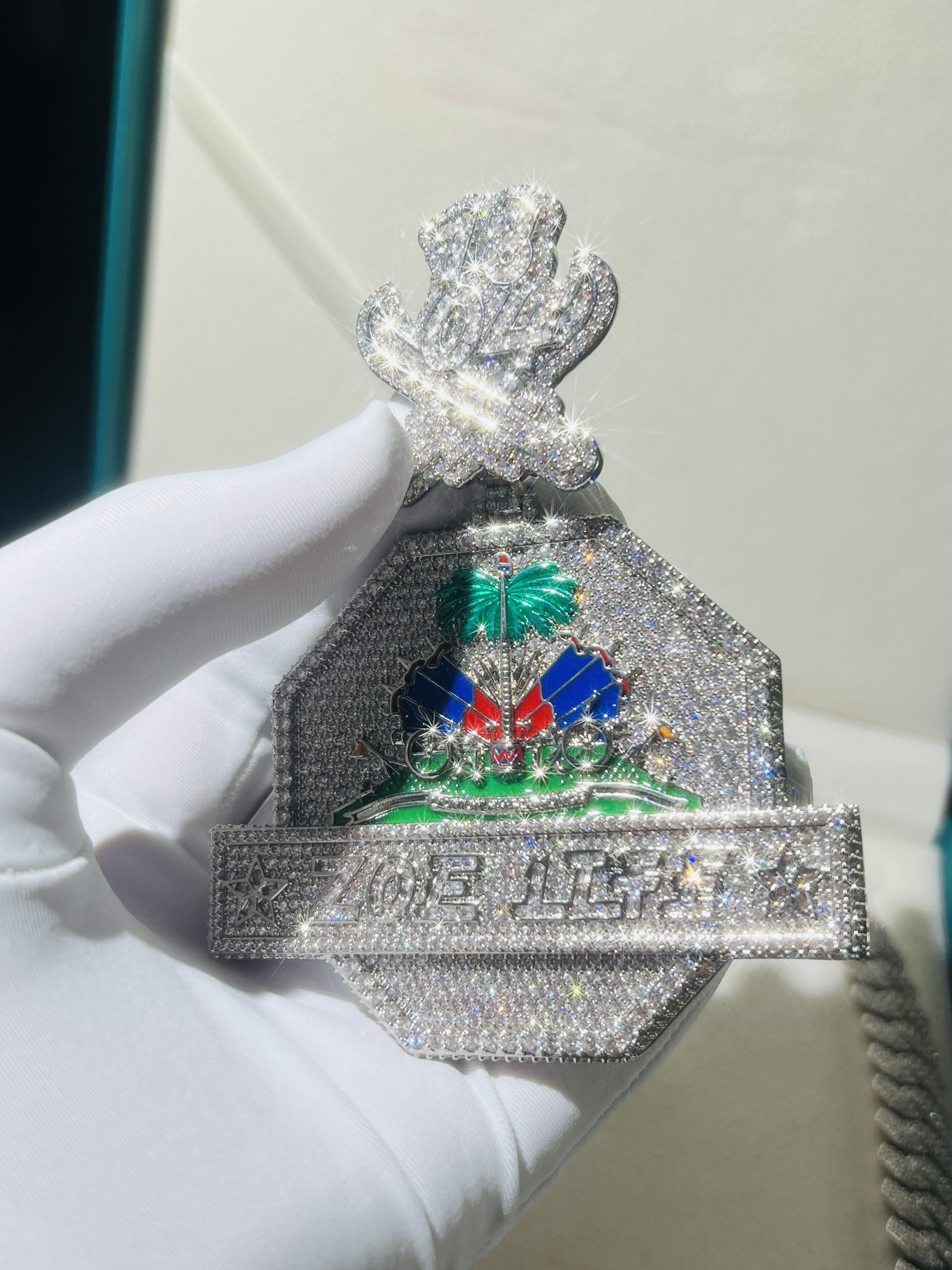 Custom jewelry coconut tree pendant, luxury high-end icy pendant, chilled cartoon medal, men's hip-hop real gold-plated VVS, fashionable trendy hip-hop style jewelry ...