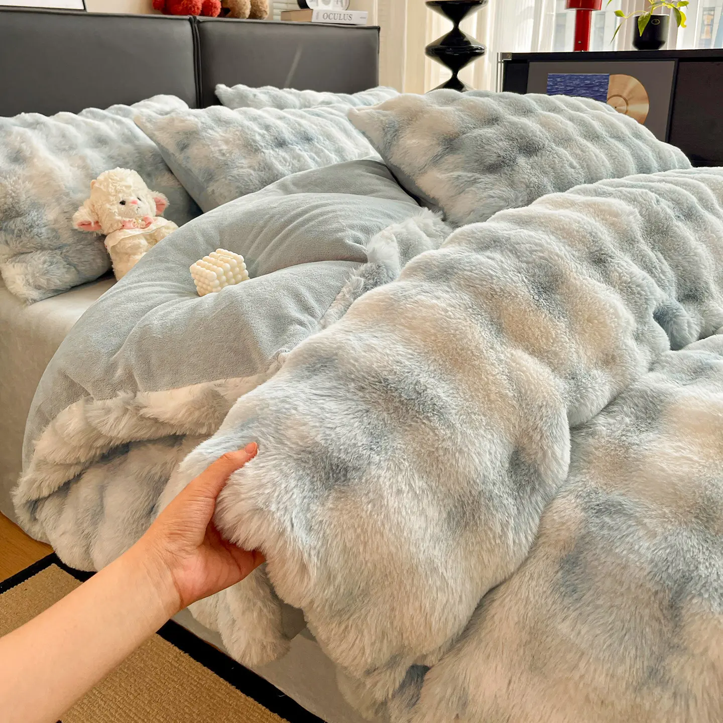 Rabbit Plush Blue White Comforter Sets Decorative Bedding Set - 3/4PC Faux Fur Bed Set Skin Friendly Soft Warm Velvet Flannel Fluffy Fuzzy Bedding（Comforter Cover x 1, Flat Sheet x 1,Pillowcases x 1/2,No Fillers)