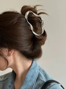 Durable Metal Hair Claw Clip, Elegant Cloud Design, Perfect for Daily Use & Styling Needs, Strong Hold & Lightweight, Ponytail Claw Clip