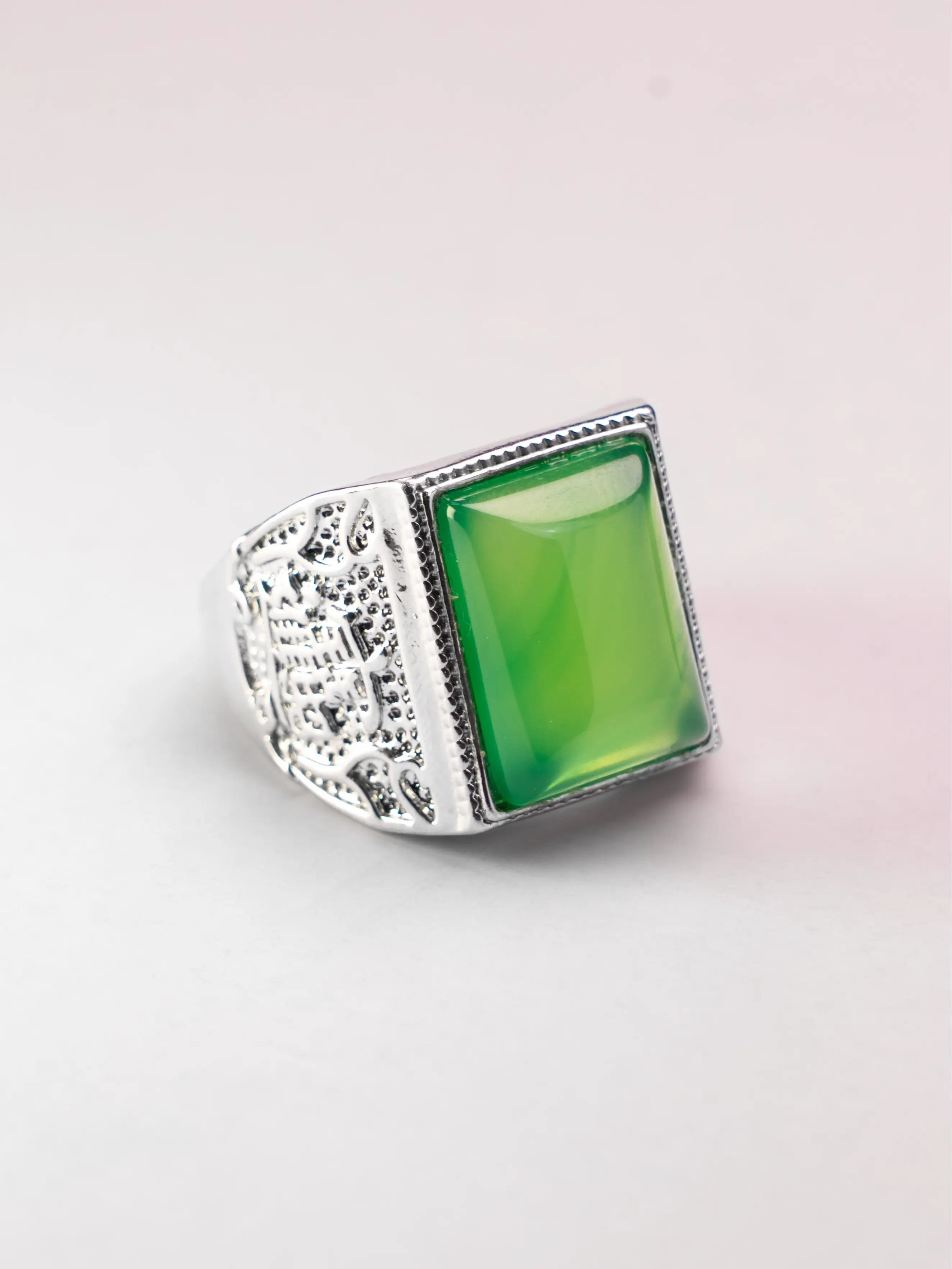 E.High Ice Imperial Green — Retro Intricate Carving — Men’s Bold and Versatile