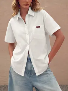 Women's Oversized White Button-Down Shirt, Short Sleeve Collared Button Up Top with Chest Pocket & Logo Label, Loose Fit Casual Blouse for Everyday Wear, Office, Brunch & Street Style, Versatile Minimalist Staple, Trendy Relaxed Outfit for All Occasions