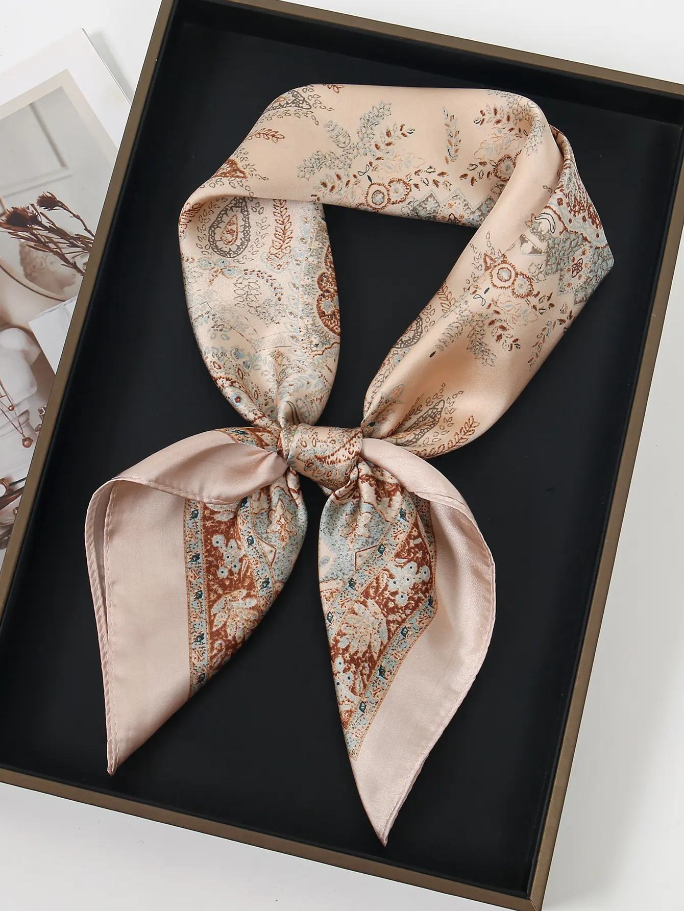 French vintage printed satin scarf — gentle, elegant women’s neck scarf for commuting; versatile decorative small square scarf