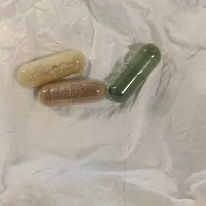 Product Review of Slippery Box - Extra Moisture Support Capsules from V**e