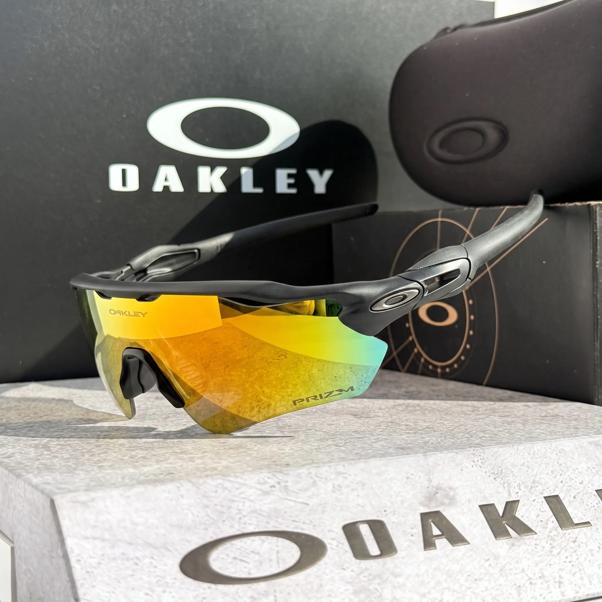 [Buy 2 get 1] Oakley Outdoor Sport Sunglasses Wraparound Shield Design UV Protection Eyewear for Men Women