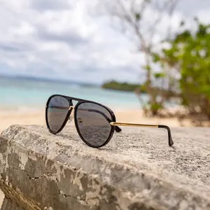 Unisex Oversized Aviator Sunglasses for Women and Men, Classic Gold Metal Trim with Tinted Lenses for Outdoor Fashion