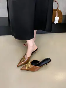 Women's Pointed-Toe Mule Pumps with Kitten Heels—featuring a geometric gold buckle—offer a vintage-inspired style perfect for both professional commuting and casual gatherings. A new arrival for Spring 2026, designed to provide all-day comfort.