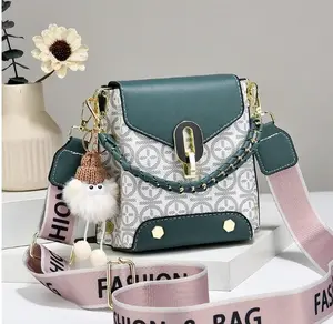 New Fashion Retro Crossbody Bags Shoulder Purses for Women with Hand Carry Adjustable Shoulder Straps Plush Pendants