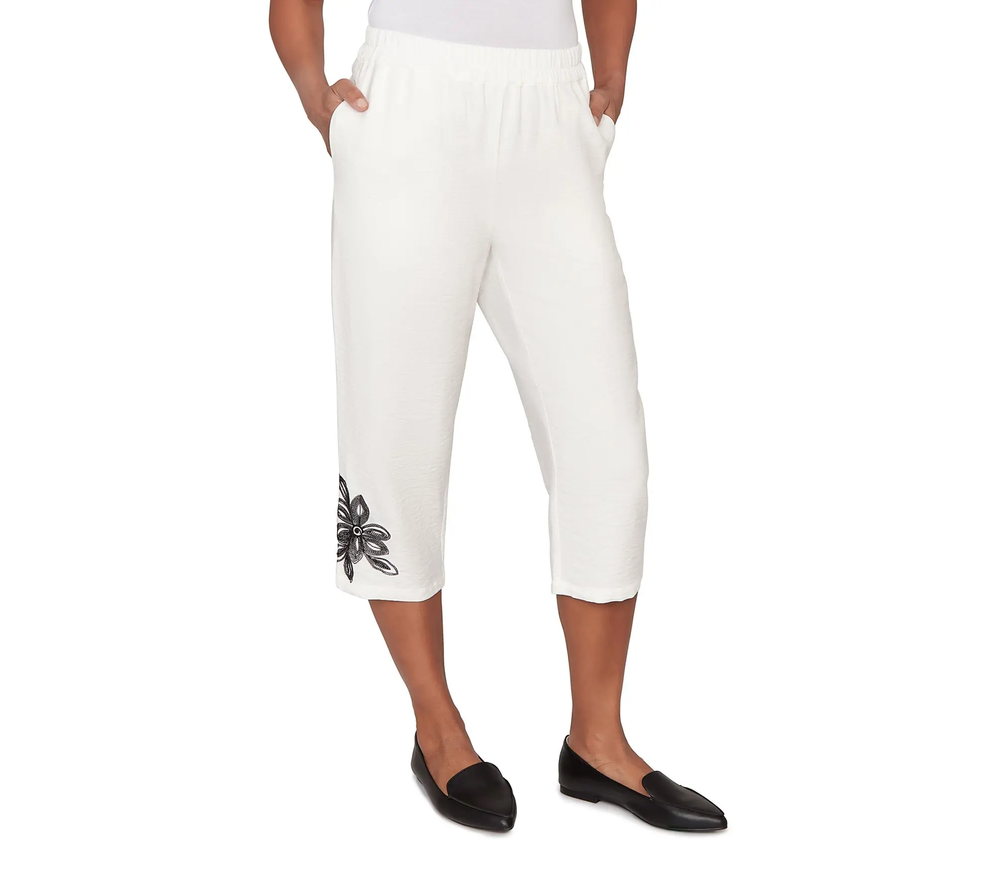 Alfred Dunner Petite Floral Embroidered Relaxed Capri Pants