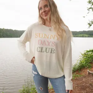 Sunny Days Lightweight Sweater - Versatile Design for Warmth and Comfort - Comfortable Fit for Everyday Wear