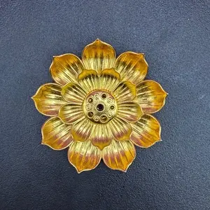 Golden Incense Holder - Stylish Floral Design for Daily Use & Relaxation - Ash Catcher for Calming Atmosphere