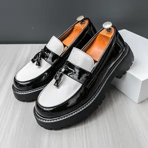 Men's fashionable dance shoes, one-piece style, round toe, pure black and black and white patchwork upper design, fashionable loafers, elegant business casual shoes.