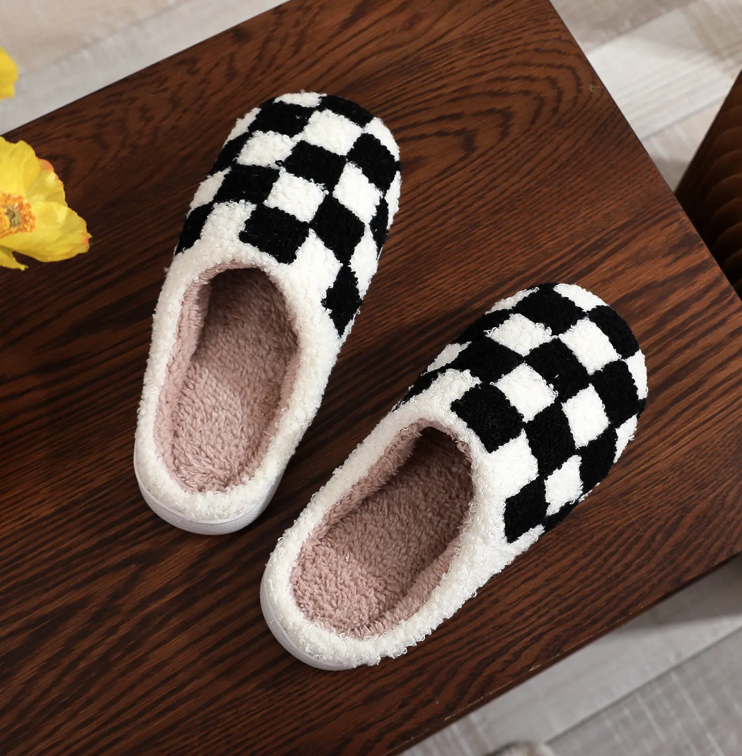 Women's Checked Plush Flat Slide Slippers - Unisex Winter Casual Footwear, Cozy Fuzzy Design, Non-Slip EVA Sole, Ideal Gifts for Women, Flat Slipper