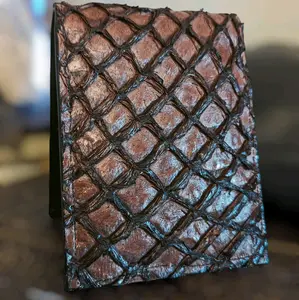 Sienna Brown Pirarucu Fish Wallet, 6 card slot, Bifold Wallet, Billfold Wallet, Fish Leather, Handmade wallet, Rare Wallet