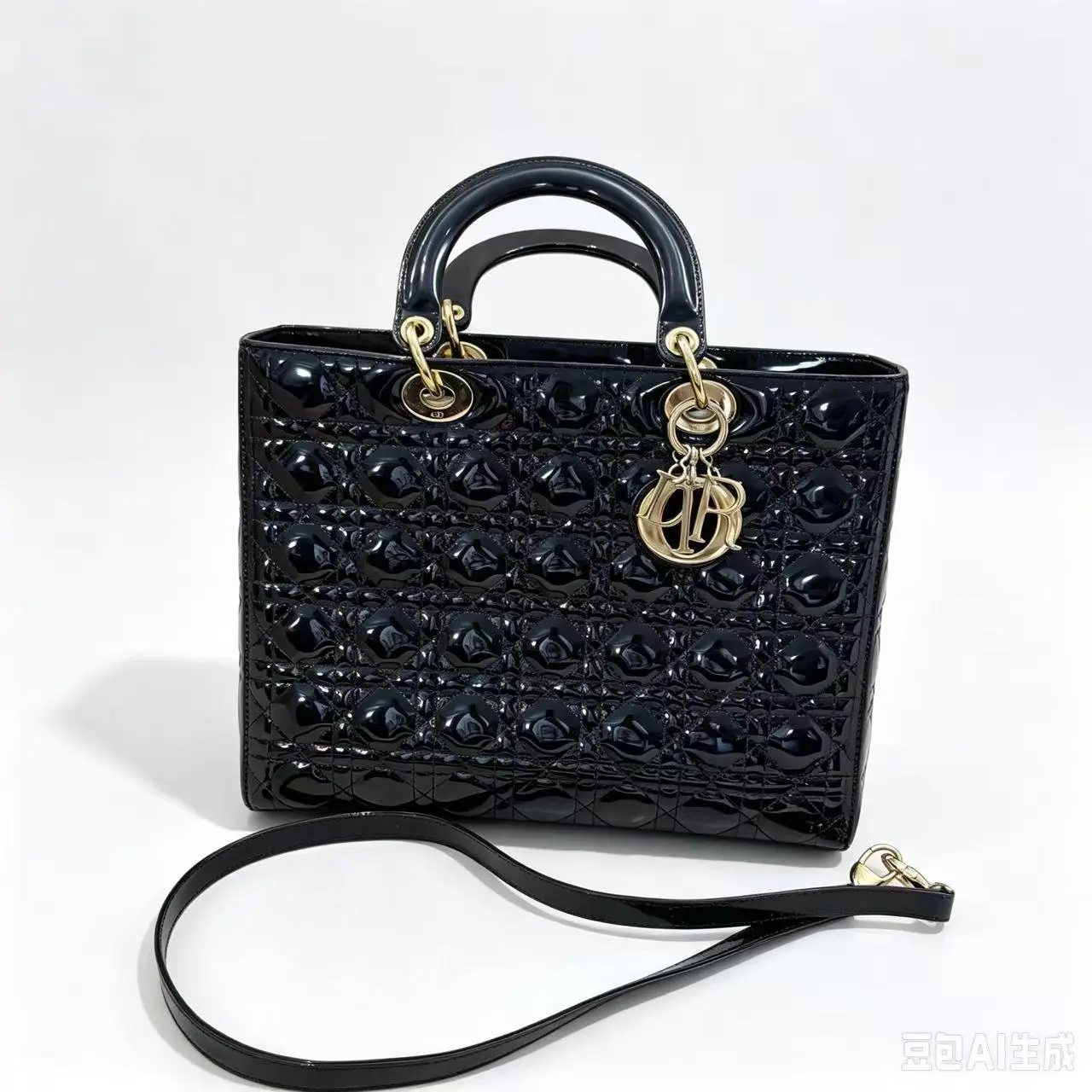 Pre-owned Dior Hz9 DIOR, Dior, Lady Dior, Black, Patent Leather, Seven Compartments, Large Size, Handbag/Crossbody Bag 71197