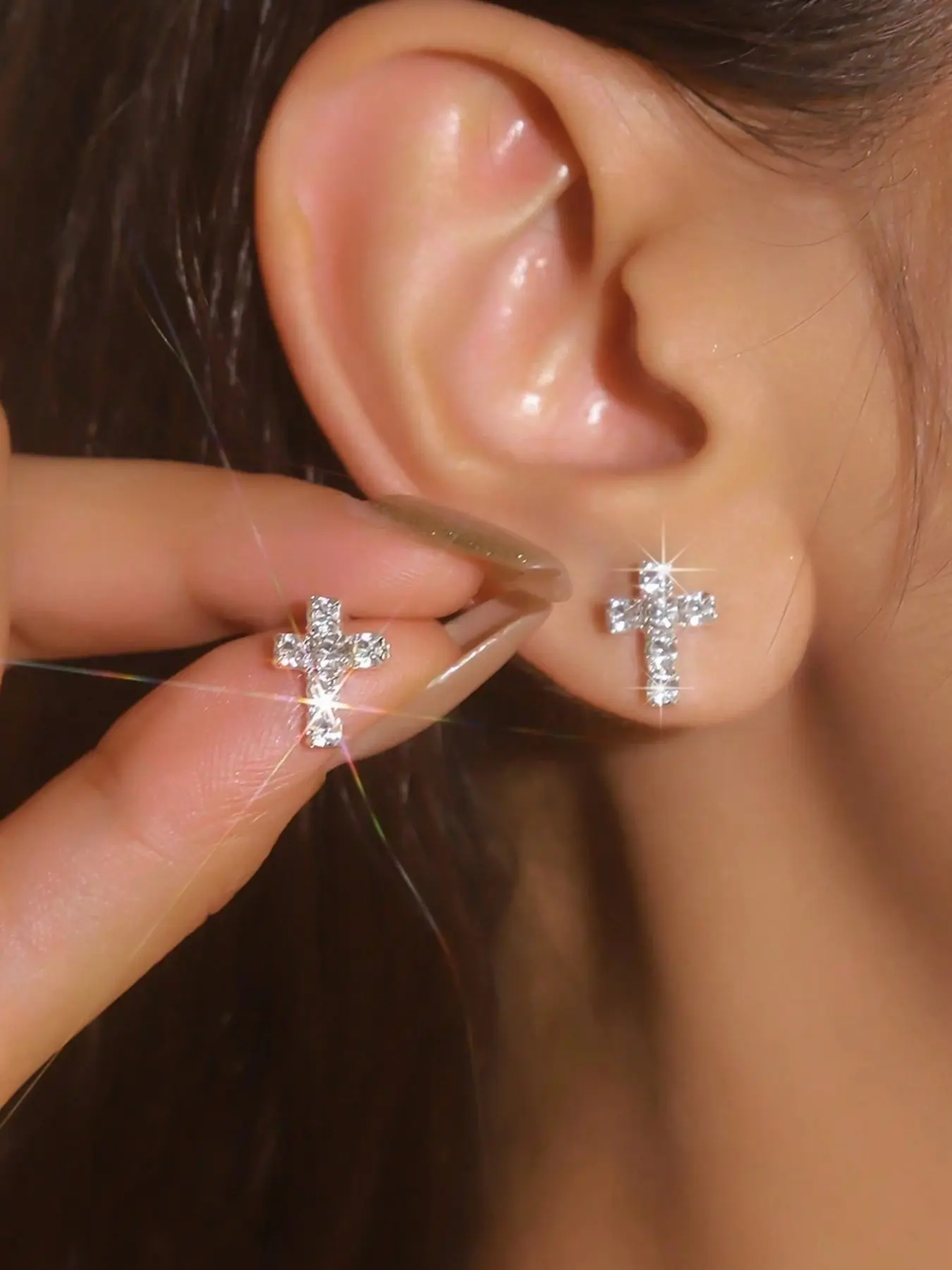 Elegant Cross Stud Earrings with Sparkling Water Diamonds, High-Quality Fashion Jewelry for Women, Perfect Gift Idea, Trendy Jewelry, Fashionable Jewelry Accessories, Versatile Earrings, Rhinestone Earrings, Ear Studs