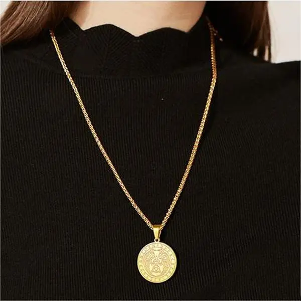 FaithHeart Viking Raven Pendant Talisman - Classic Norse Celtic Knot Necklace with Sturdy Build, Guiding Symbol & Elegant Artificial Gemstone for Jewelry Enthusiasts