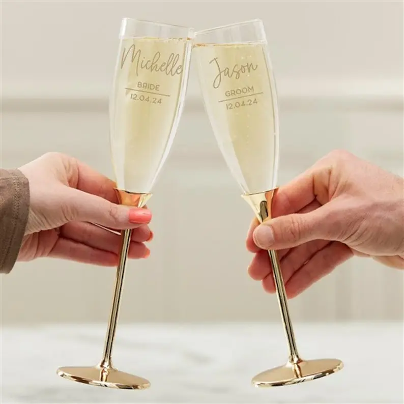 Personalized Gold Champagne Flute Set – Custom Engraved Wedding Toasting Glasses – Modern Bride and Groom Wedding Gift