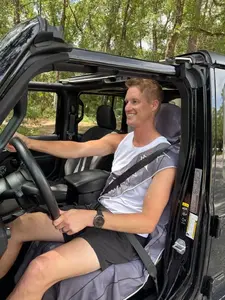 THE HydroGUARD-MICROFIBER SEAT & SEATBELT PROTECTOR - ONYX