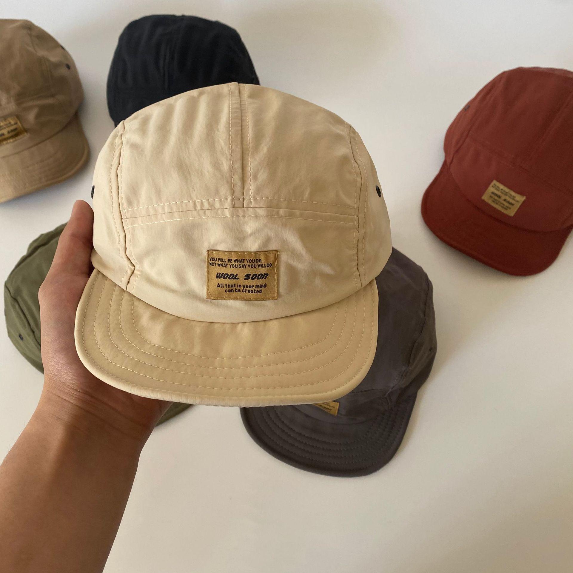 Vintage Japanese Streetwear Snapback Cap | Retro Hip-Hop Duckbill Hat for Men | Breathable Quick-Dry Polyester | Lightweight Non-Stretch Baseball Cap | Urban Fashion Accessory