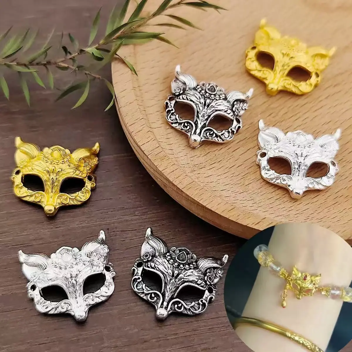 43-Fox Mask Pendants(10pcs)