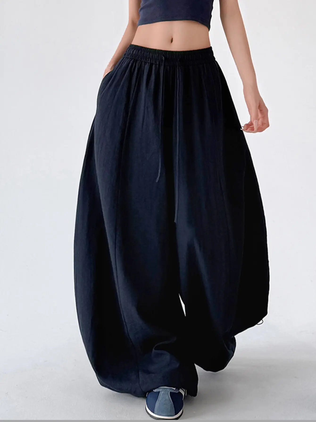 Women’s three-color drawstring wide-leg balloon pants with an elastic waistband, fluid drape, relaxed floor-sweeping fit—casual loose-fit pants