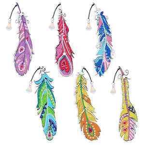 6Pcs 5D DIY Diamond Painting Feather Bookmarks - Colorful Diamond Art Kit with Crystal Pendant, Reading Accessory & Handmade Gift