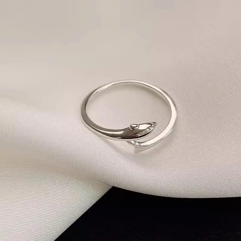 Minimalist dolphin ring with a niche design, fashionable open adjustable fish tail ring
