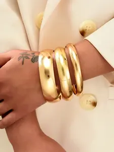 Vintage Style Fashion Elegant Wide Metal Cuff Stackable Bracelets Set, Statement Pieces, Layered Design Jewelry for Women, Perfect for Parties, Dates, Gifts, Daily Wear, Classic Elegance