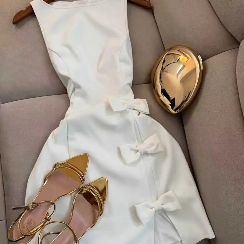 Women's Round-Neck Sleeveless Slim-Fit Dress with Split Hem & Bow-Tie Detail, Elegant Chic Fashion Dress for Spring & Summer Party