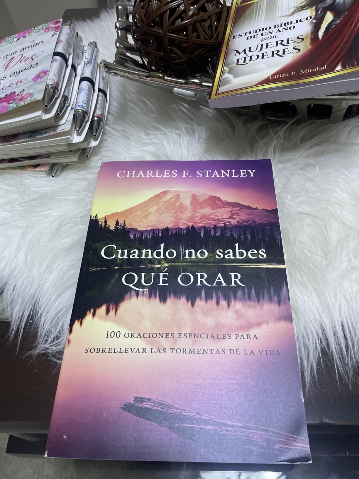 Cuando no sabes qué orar: 100 oraciones esenciales para sobrellevar las tormentas de la vida (Spanish Edition)