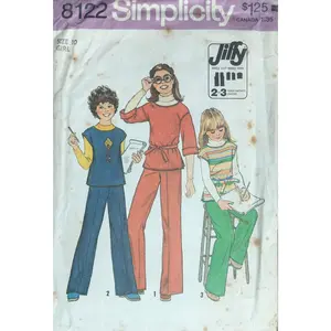 Simplicity 8122 Sewing Pattern (Vintage) CUT